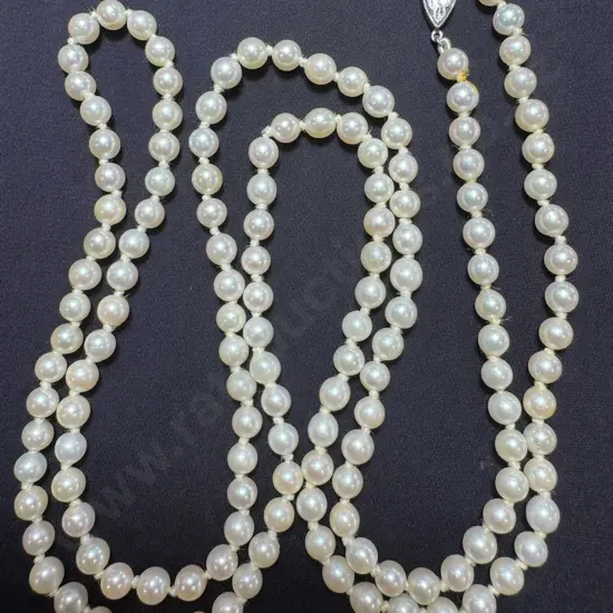 Pearl necklace consisting approx 150 pearls
