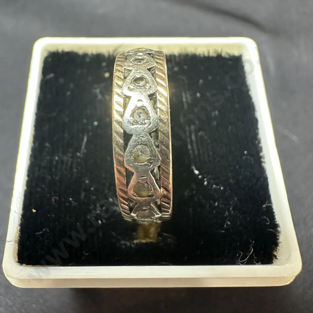 Edged 9ct  band (not case) Image 1++