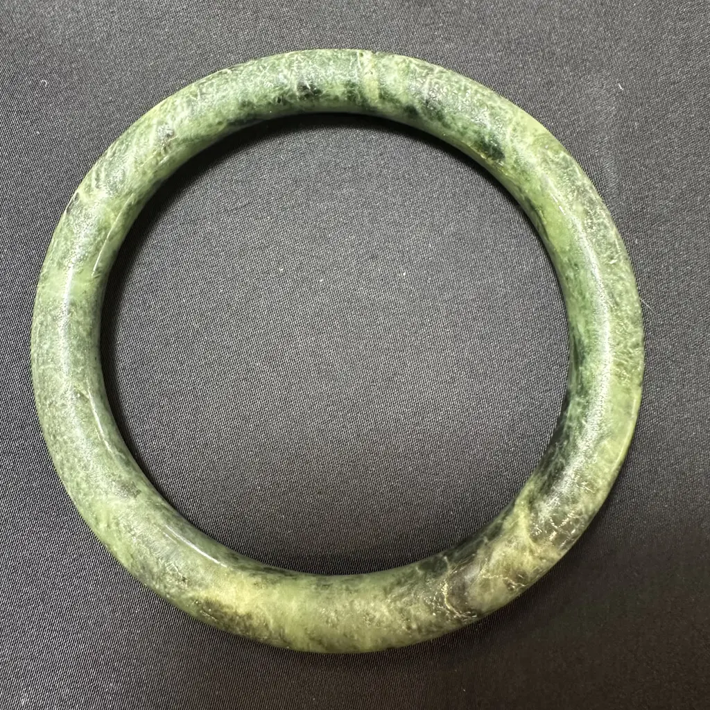 Jade bangle Image 1++