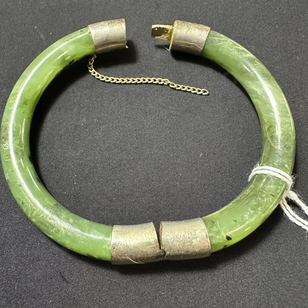 Jade bangle hinged Image 1++
