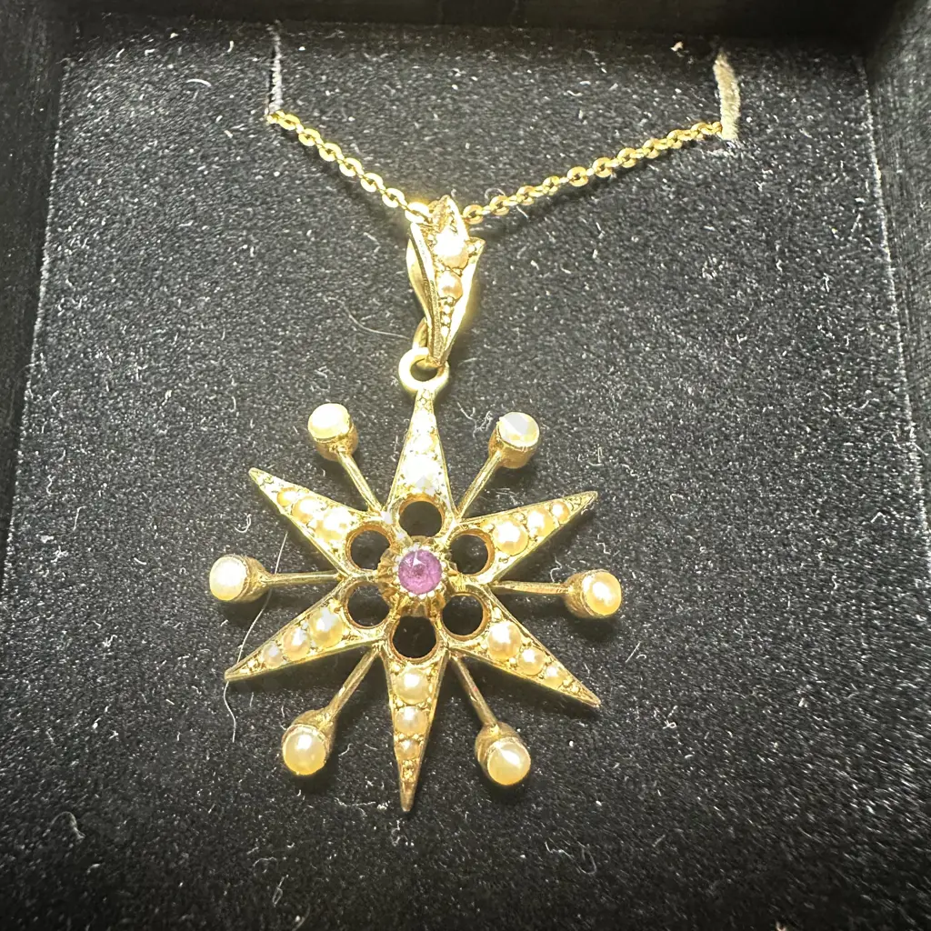 Star necklace with Pearls and center Amethyst Image 1++