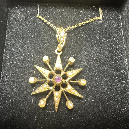 Star necklace with Pearls and center Amethyst
