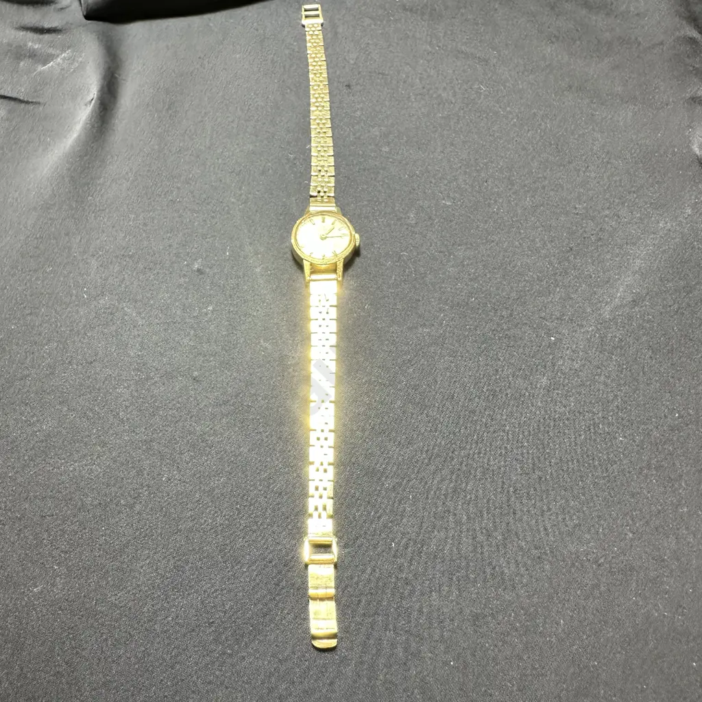 Gold Girard Perregaux ladies watch stamped 18.K Image 1++