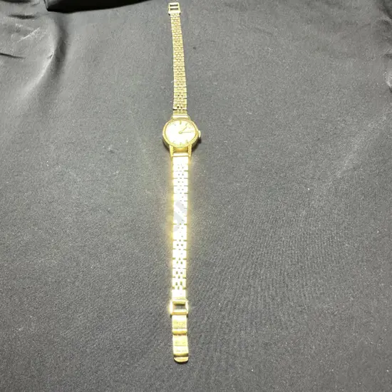 Gold Girard Perregaux ladies watch stamped 18.K