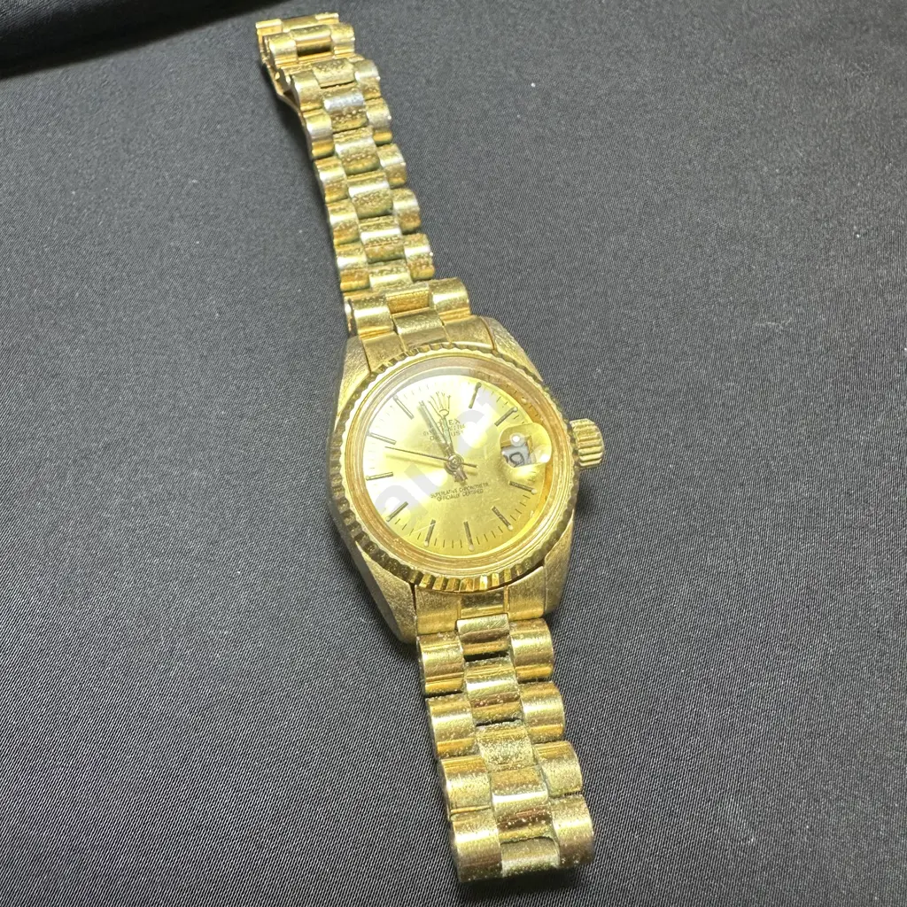 Ladies watch - states Rolex but no serial number Image 1++