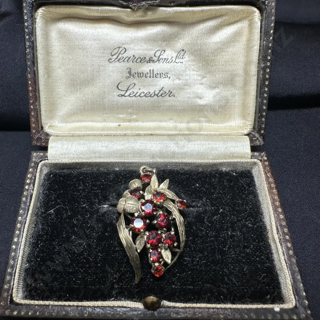 11 stone 14ct gold vintage pendant (not case) Image 1++