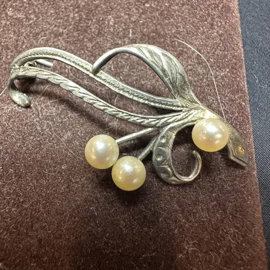 3 pearl Art Deco brooch stamped STGSIL