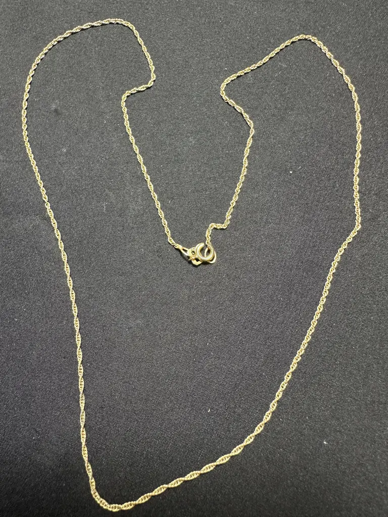 Fine 9ct Gold necklace stamped FBM Image 1++