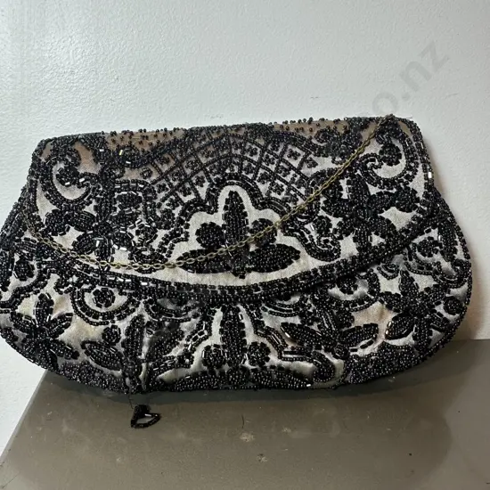 Beaded Victorian purse on chain, sewn label MADE IN FRANCE (slight repair required)