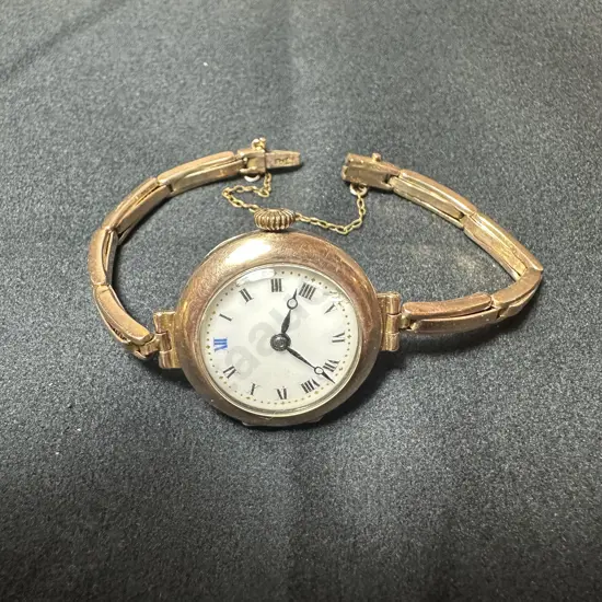 Ladies 9ct Gold watch stamped A.G.R. with serial number