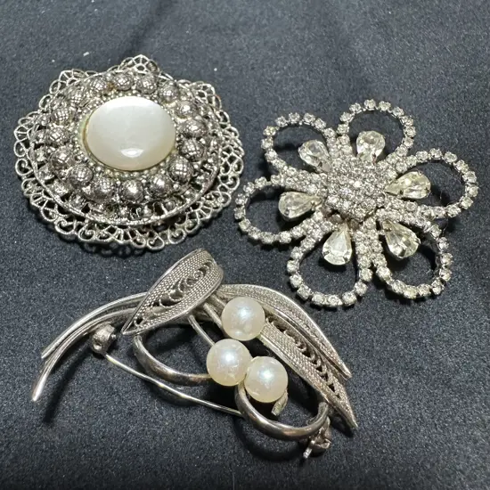 3 vintage costume brooches