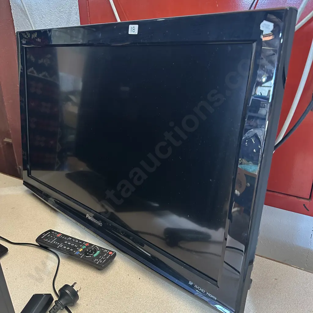 Panasonic 32 inch TV Image 1++
