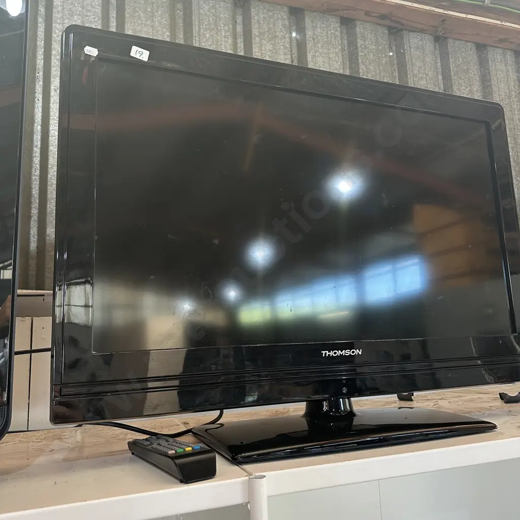 Thomson 32inch with built in DVD player Image 1++