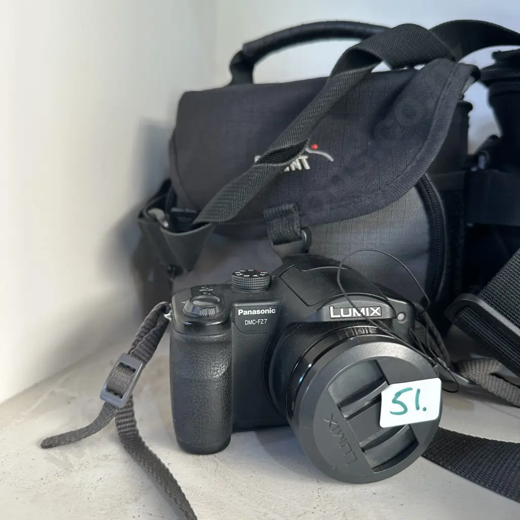 Lumix DMC-F27 plus bag Image 1++