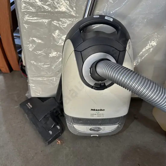Miele vac