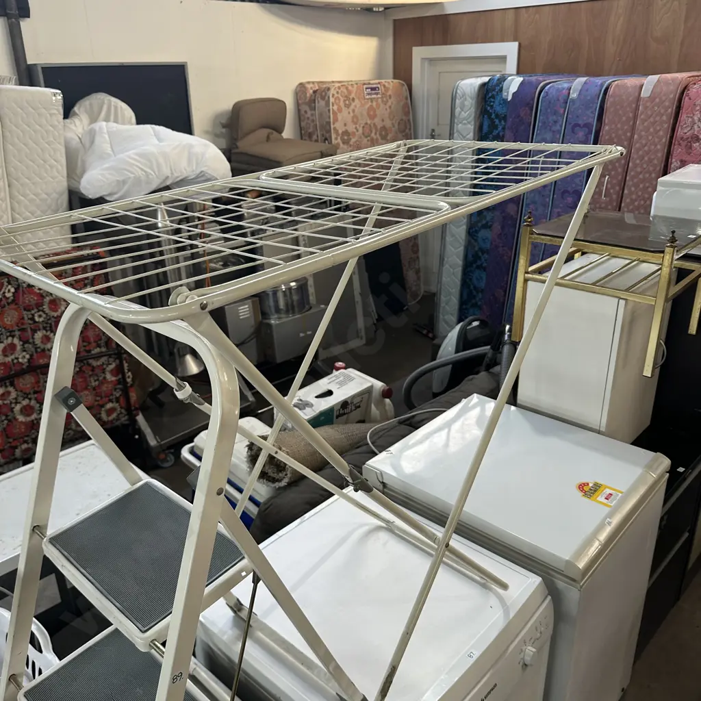 Airer & file cab Image 1++