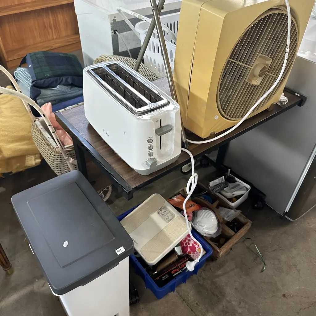 Rubbish bin, smalls, fan, toaster Image 1++