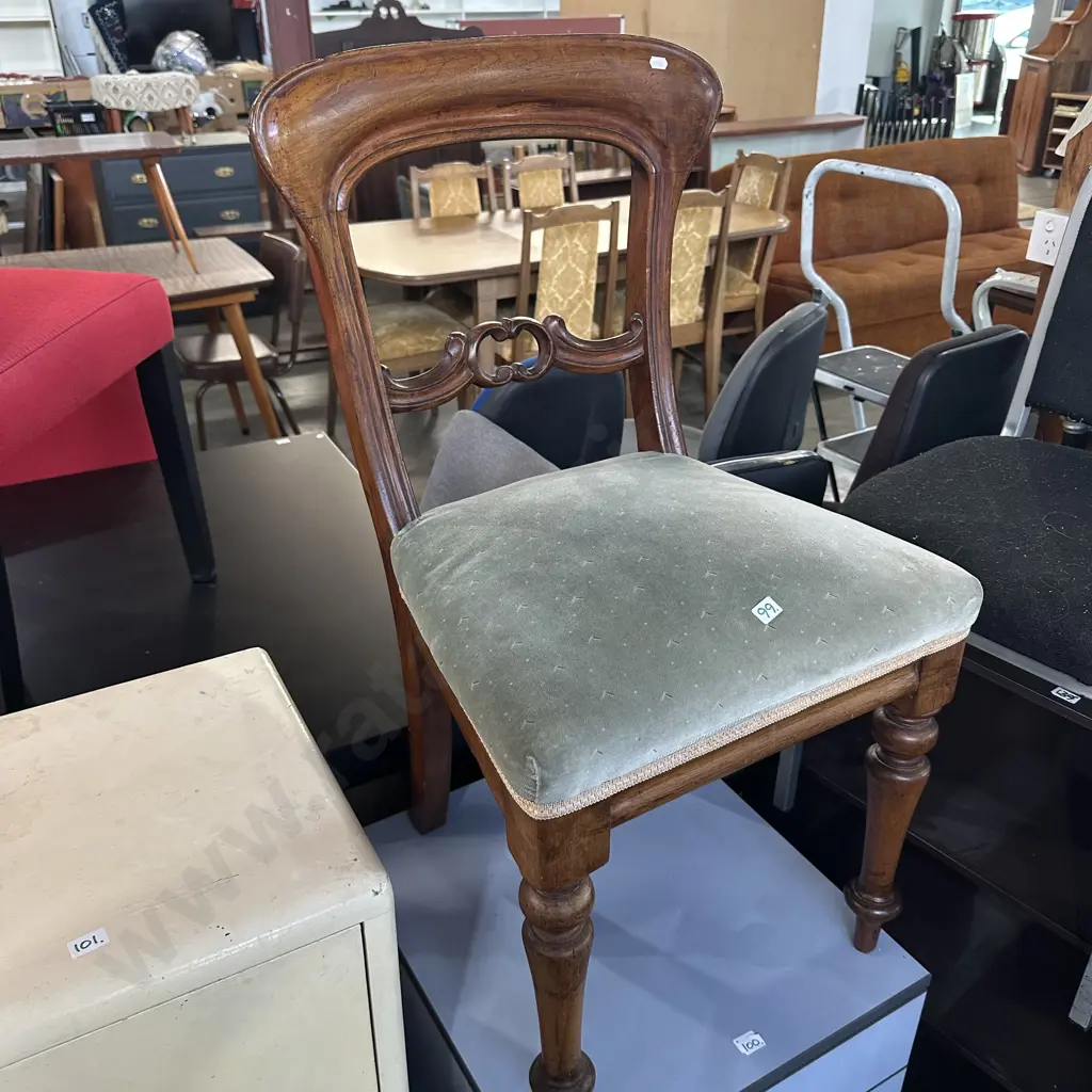 Antique chair and bedroom chair Image 1++