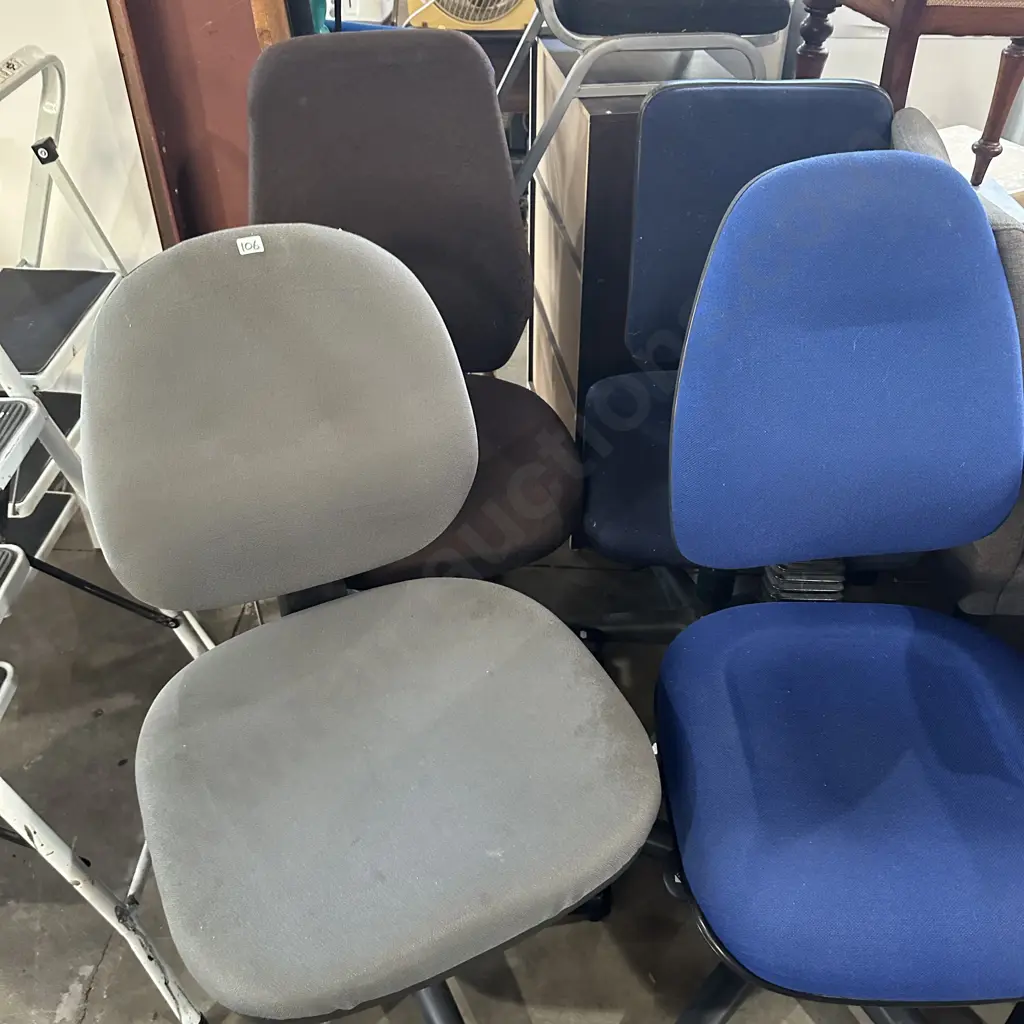 3 office chairs Image 1++