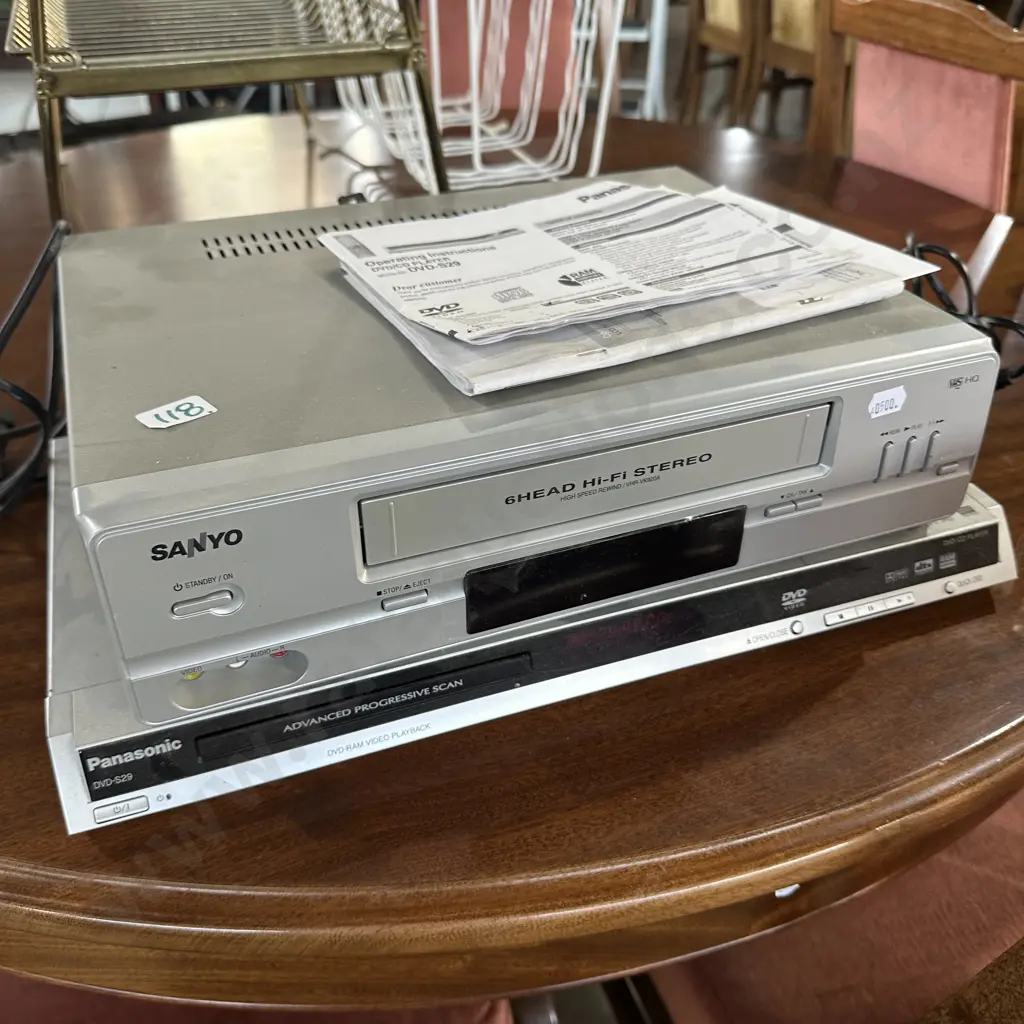 DVD and VHS players Image 1++