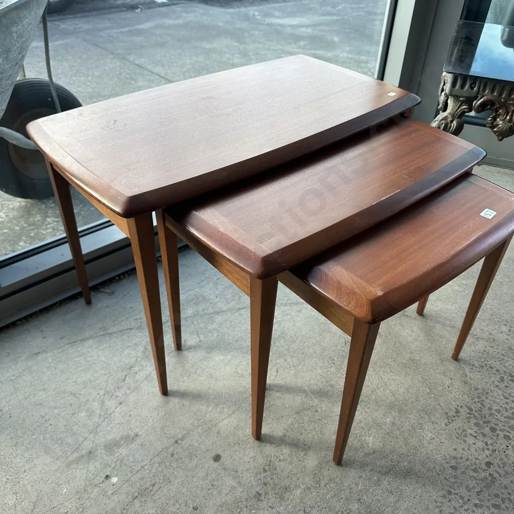 Mid Century nest of 3 tables - solid Image 1++