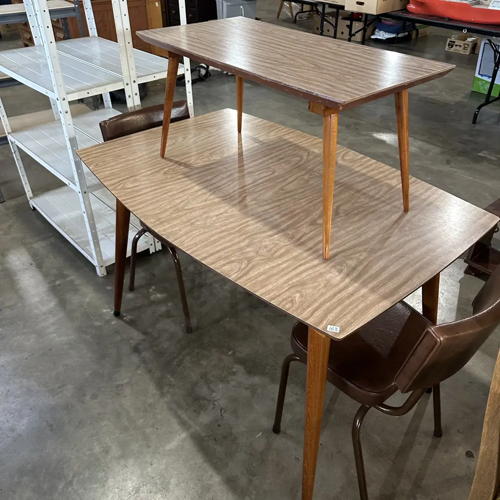 Formica kitchen table, 2 chairs and coffee table Image 1++
