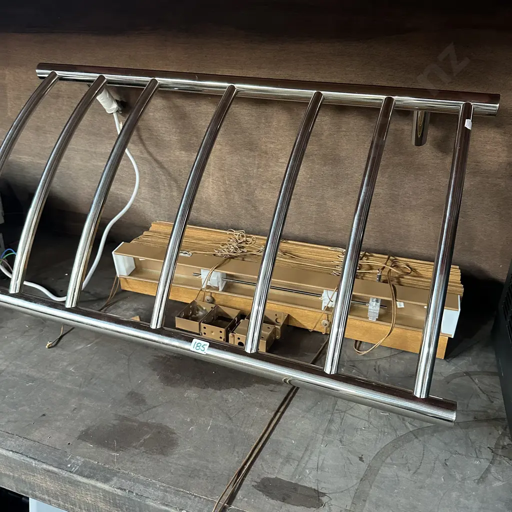 Towel rail and blinds Image 1++
