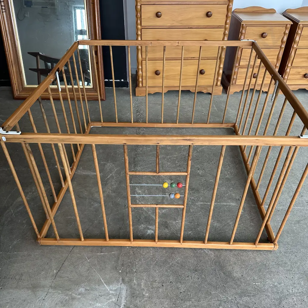 Colonial play pen Image 1++