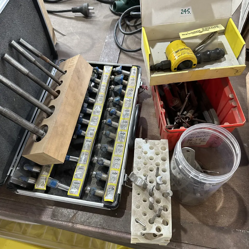 Nibbler, router bits, stamps etc Image 1++