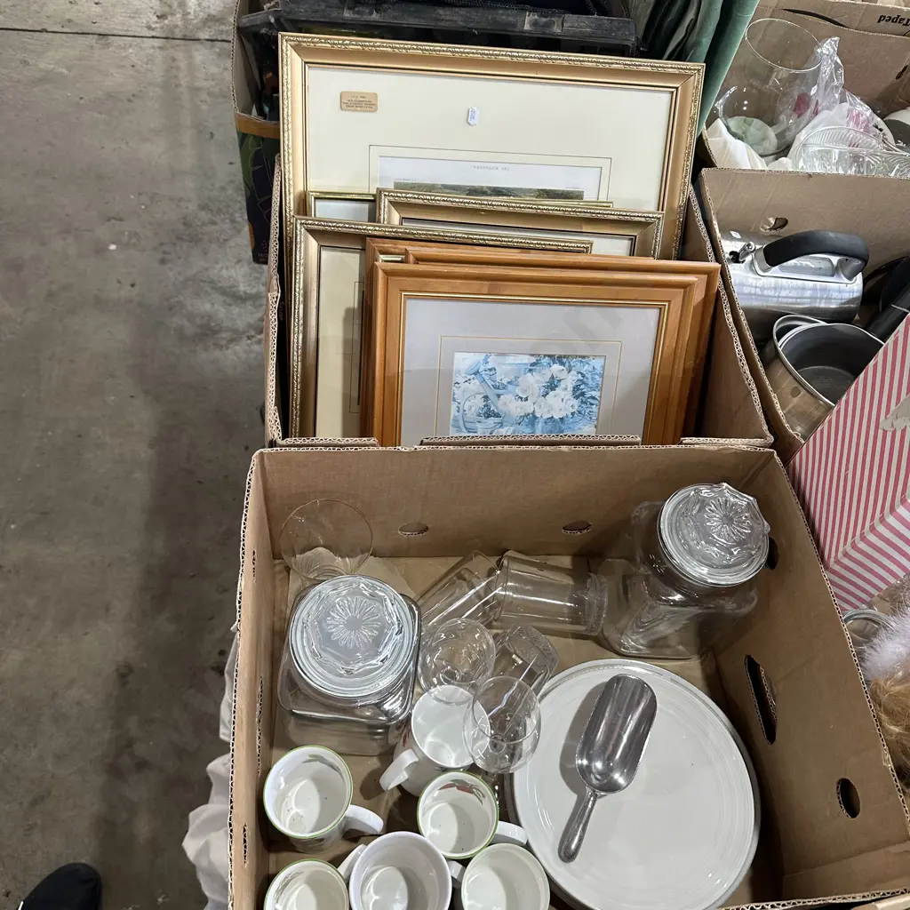 2 box pictures and kitchenware Image 1++
