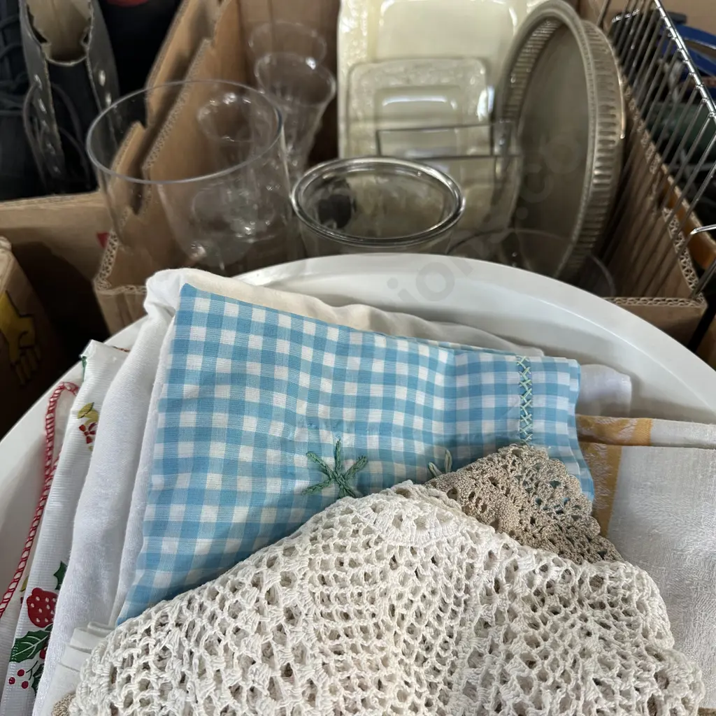 Basket of linen plus box of glass vases etc Image 1++