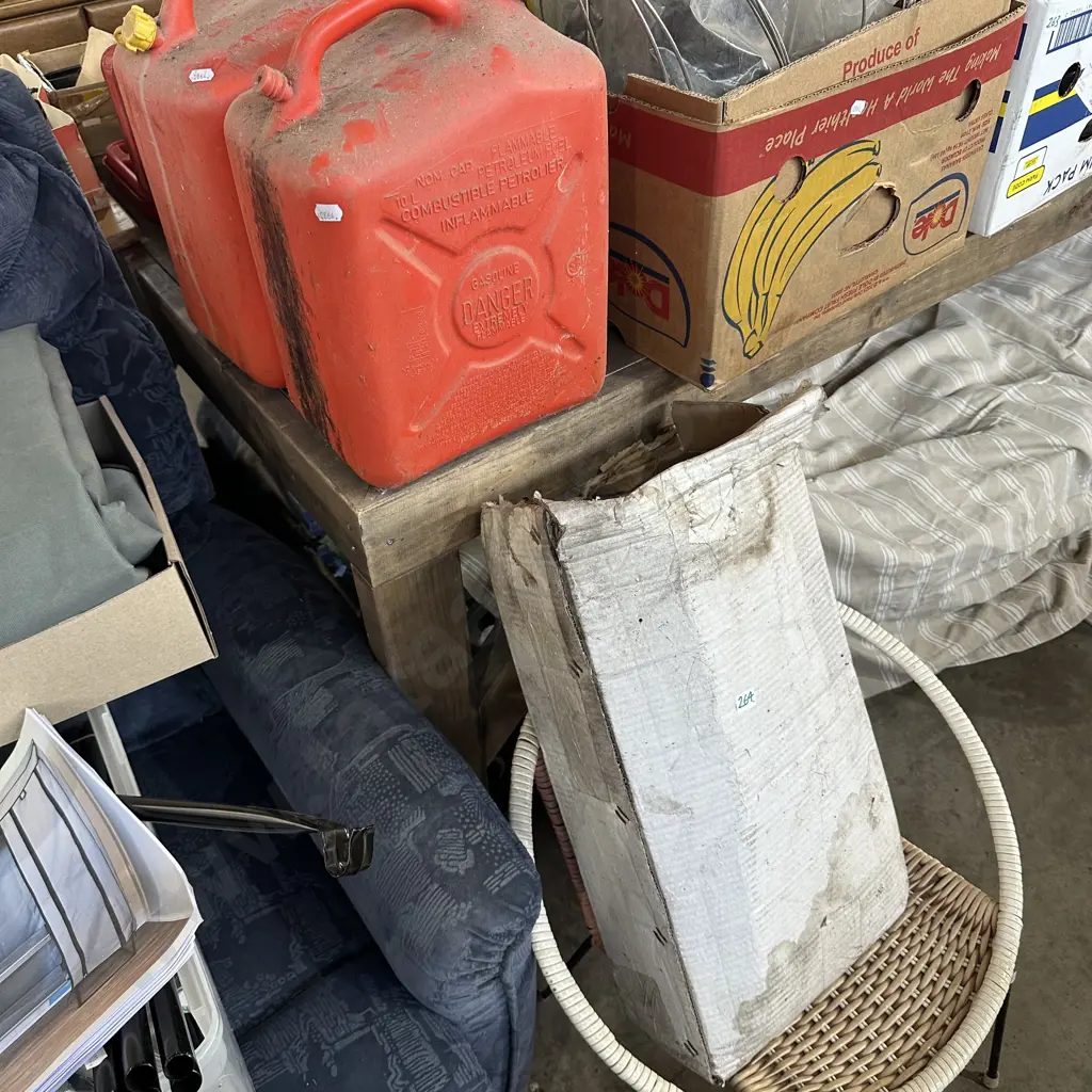 Kids chair, tarp and 2 petrol cans Image 1++