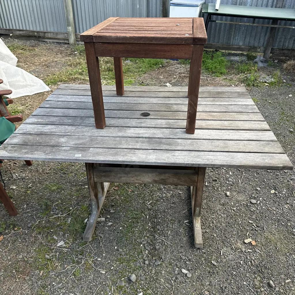 Outdoor table & side table Image 1++