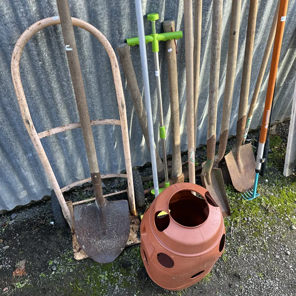 Garden tools and rods, strawberry planter Image 1++