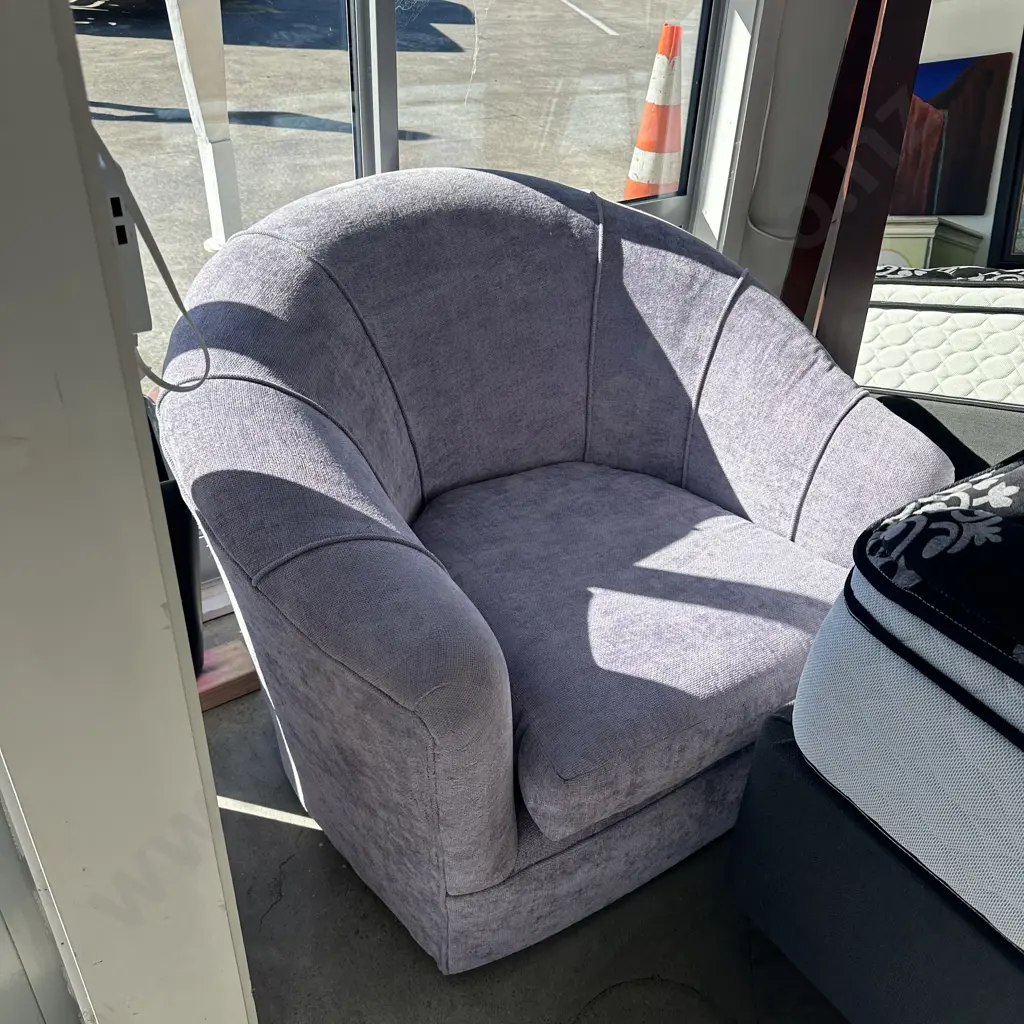 Lilac sofa and chair Image 1++