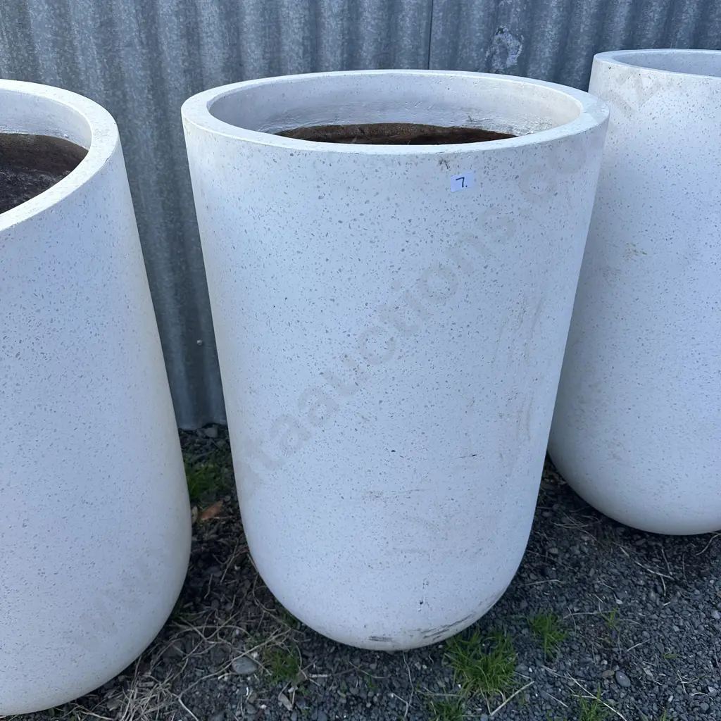 Large pot 900mm Image 1++
