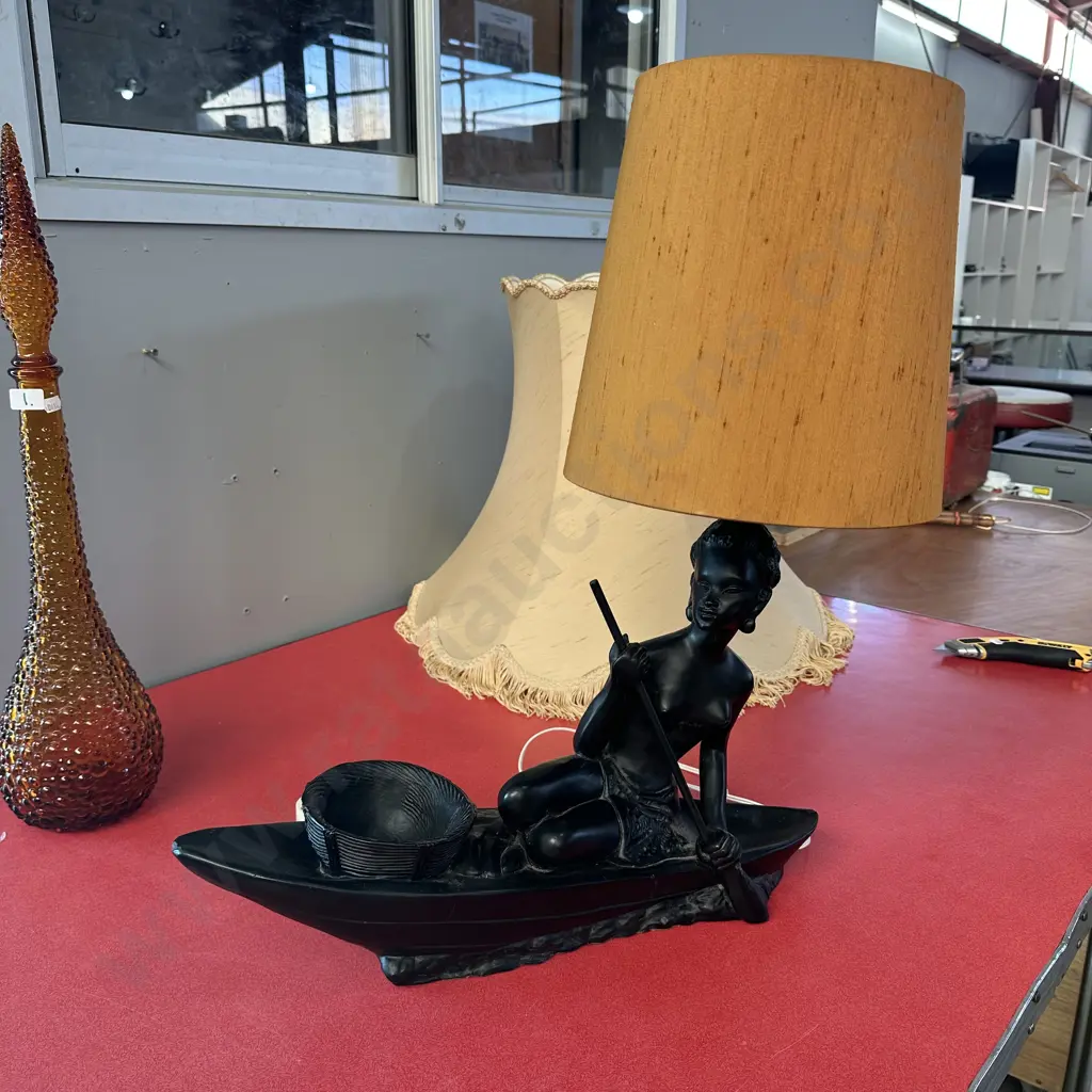 Black plaster Canoe lady with original shade (slight chip at each end) Image 1++