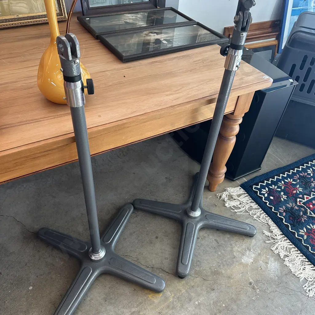 Pr of microphone stands Image 1++