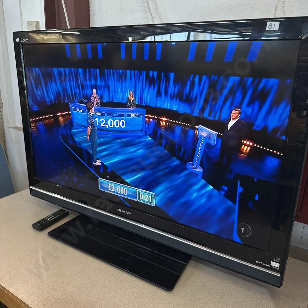 Sharp 40 inch TV with remote Image 1++