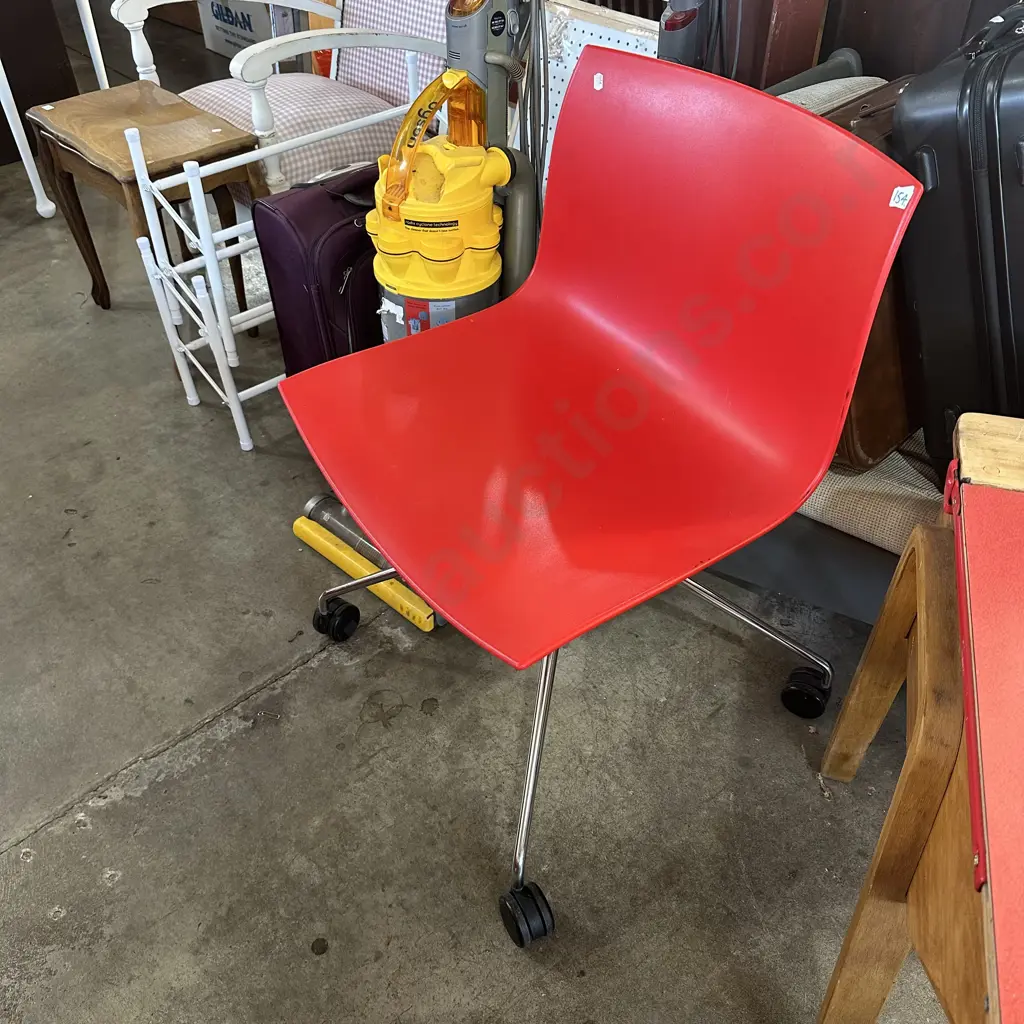 Designer chair Image 1++