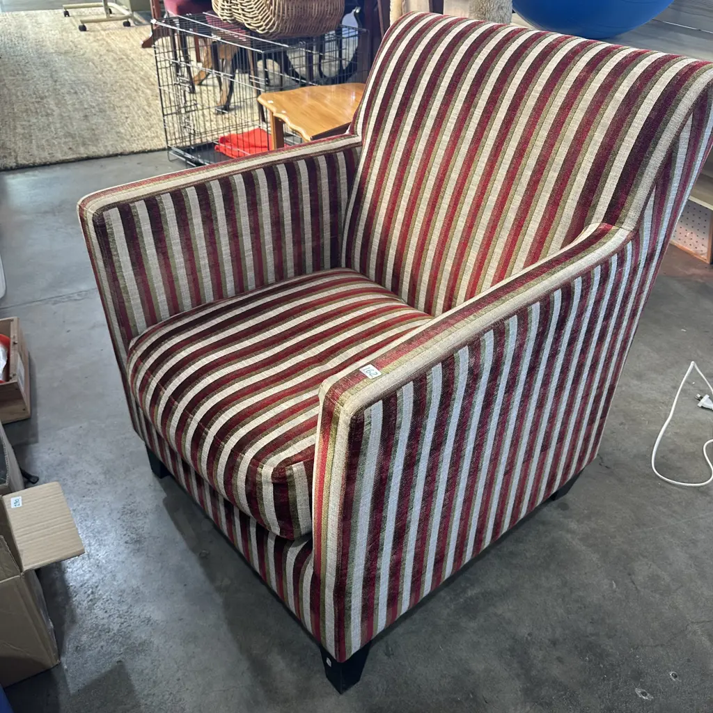 Regency stripe lounge chair Image 1++