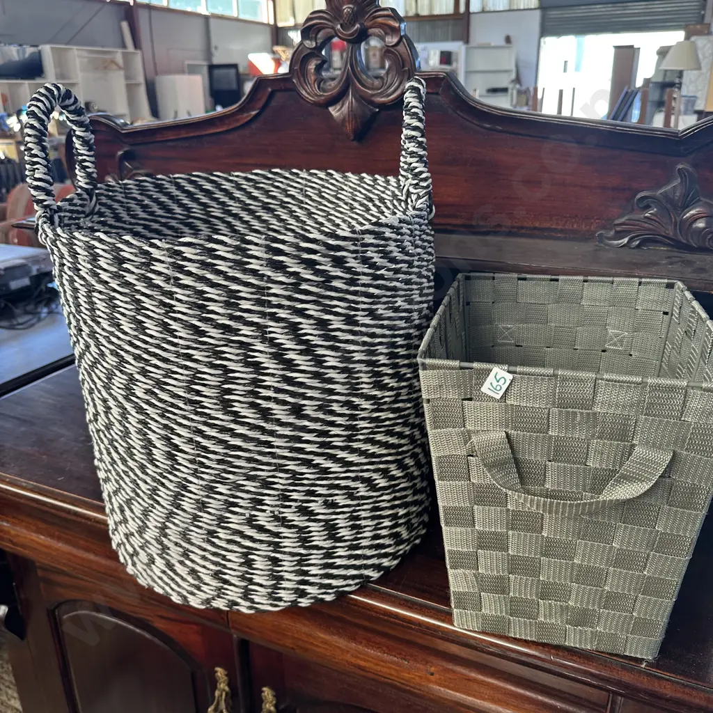 2 baskets Image 1++