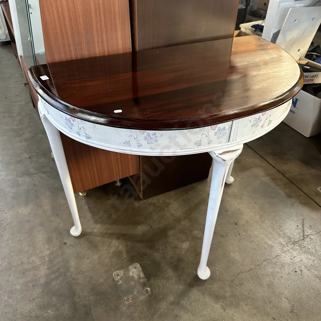 Half round hall table Image 1++