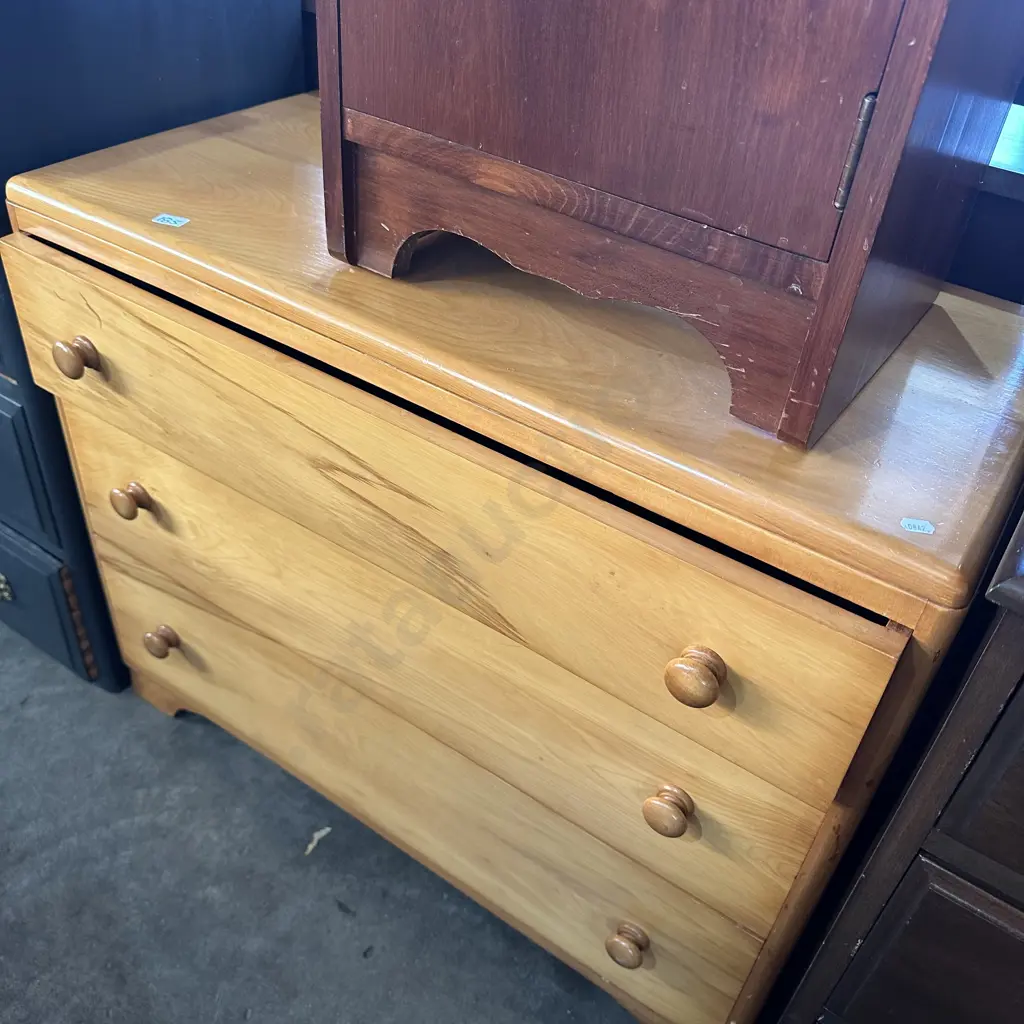 Solid Rimu drawers Image 1++