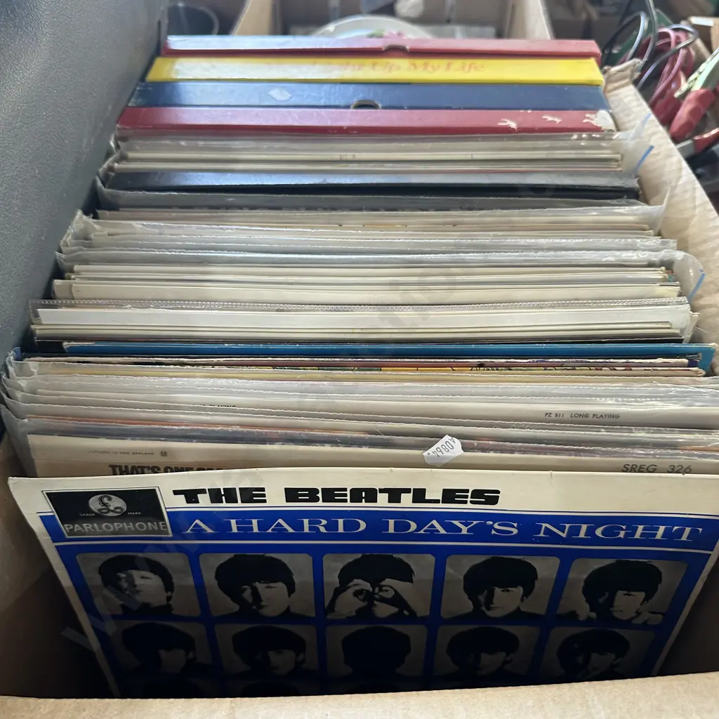 LPs inc Beatles Image 1++