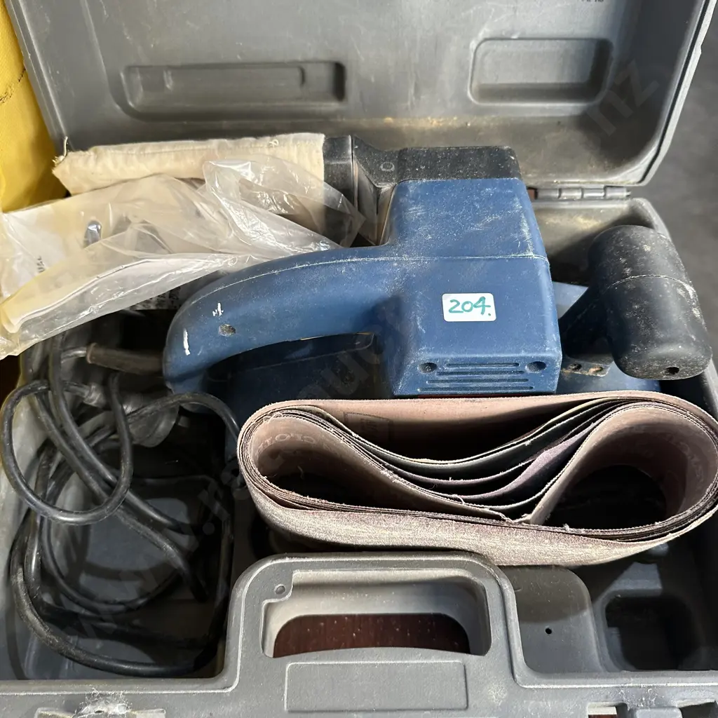 Boxed belt sander Image 1++