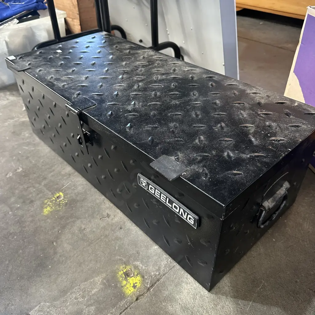 Metal tool box Image 1++