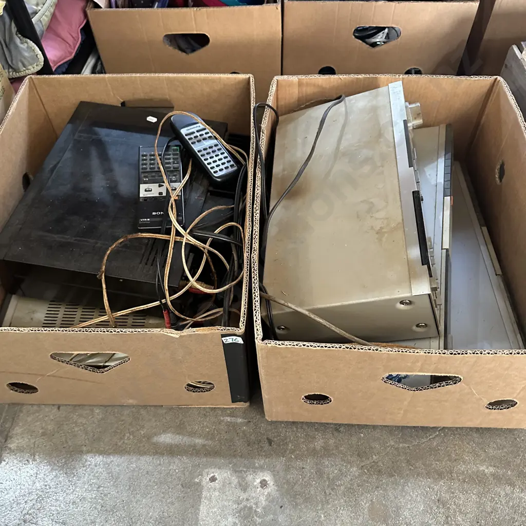 2 box stereo equipment Image 1++