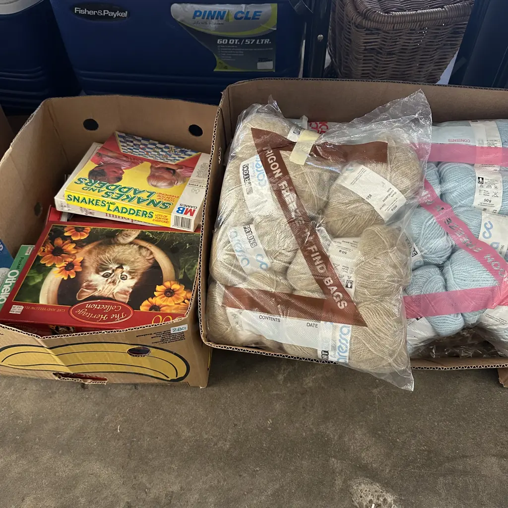 2 box wool and puzzels Image 1++