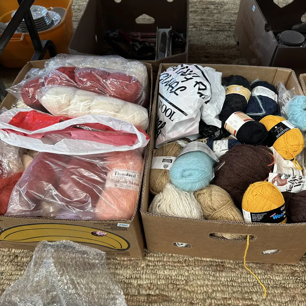 2 box wool Image 1++
